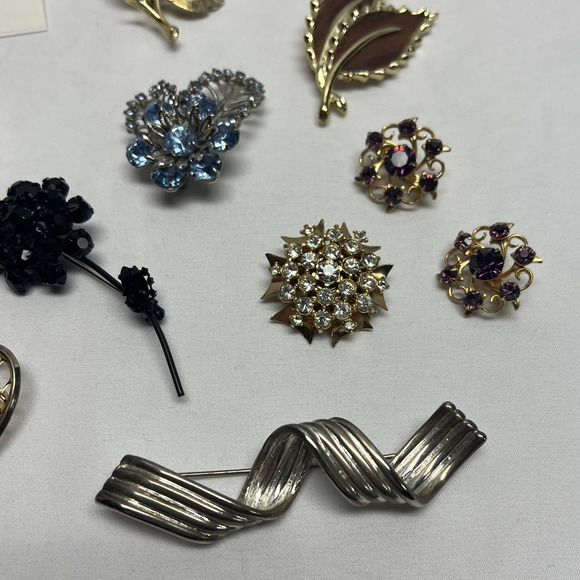 Vintage Rhinestone Brooches Lapel Pins Lot of 13 Sarah Coventry & Unmarked - Picture 3 of 12